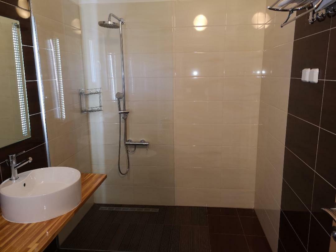 Panorama Sunset Apartments كريس المظهر الخارجي الصورة